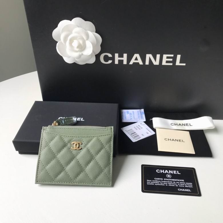 Chanel Classic Zipped Card Holder in Sage Green Quilted Grained Leather