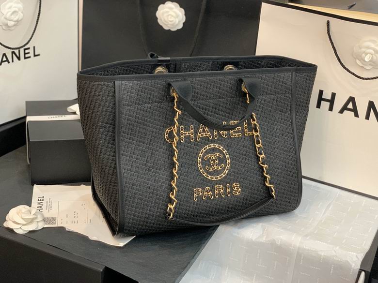 Chanel Deauville · 38×32×18 cm