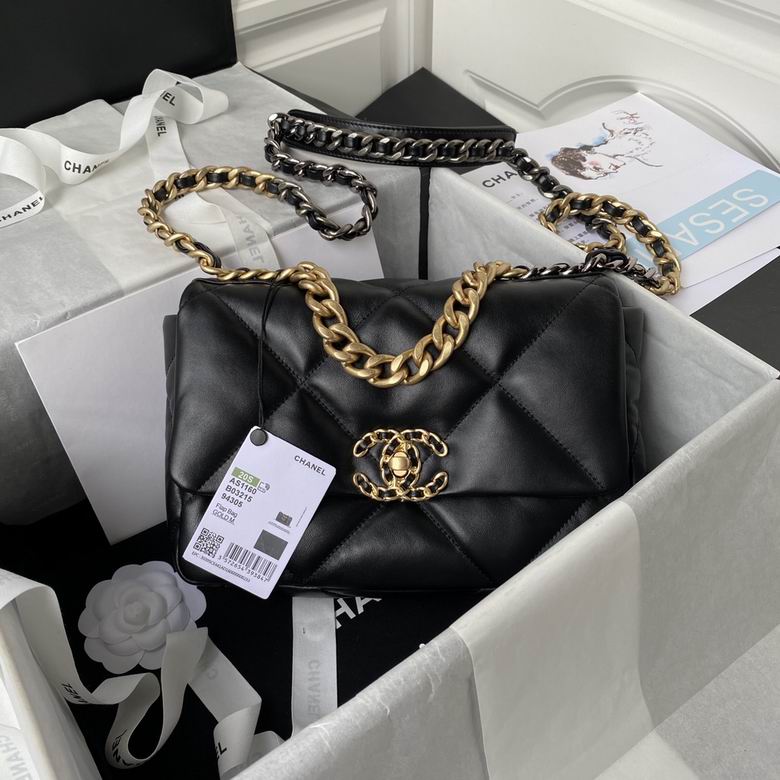 Chanel 19