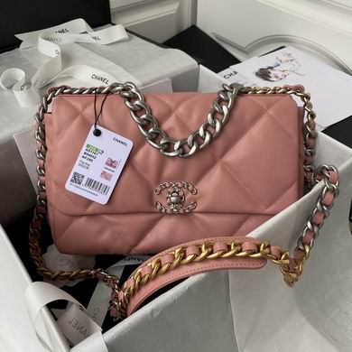 Chanel 19 · 30 cm