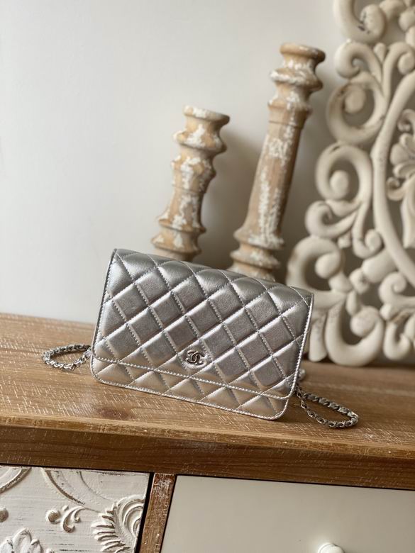 Chanel Wallet on Chain · 19 cm