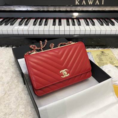 Chanel Wallet on Chain in Red Chevron Quilted Leather with Gold Chain