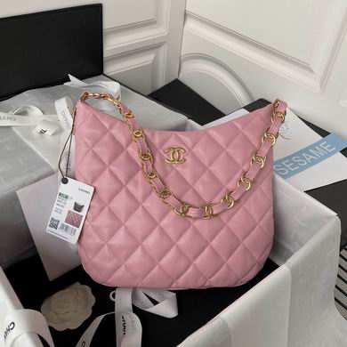 Chanel Quilted Hobo Shoulder Bag with Gold Chain Strap in Pink