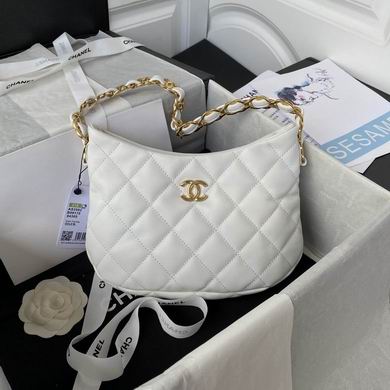 Chanel Hobo Bag · 17.5×24×6 cm