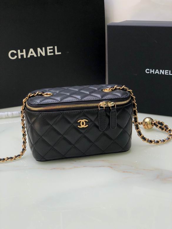 Chanel Small Vanity Case with Chain Crossbody Bag in Black Quilted Lambskin