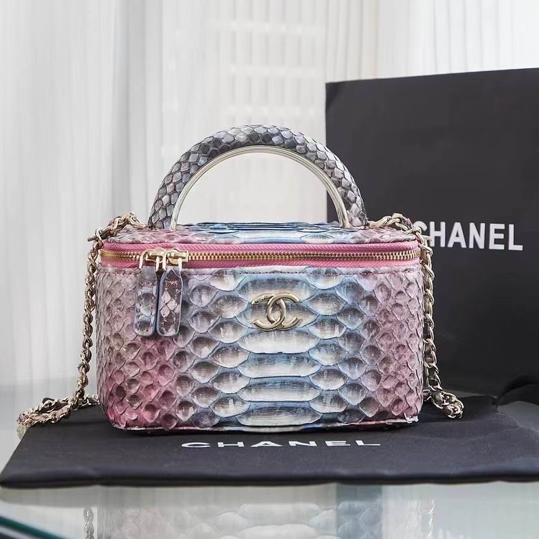 Chanel Vanity Case · 12.3×19.2×3.5 cm