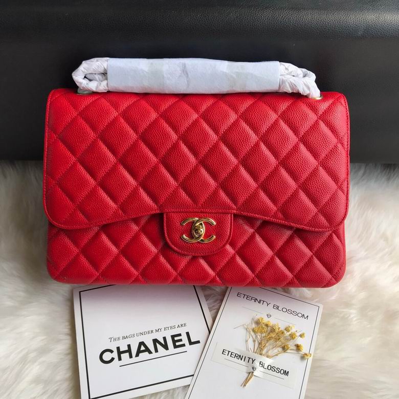 Chanel Classic Flap · 30 cm