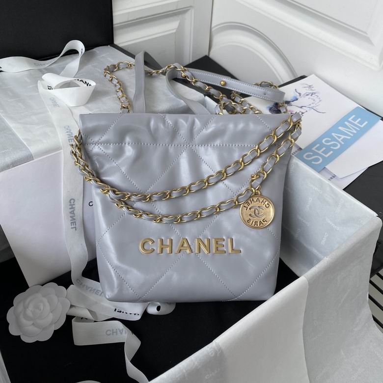 Chanel 22 · 18×20×6.5 cm