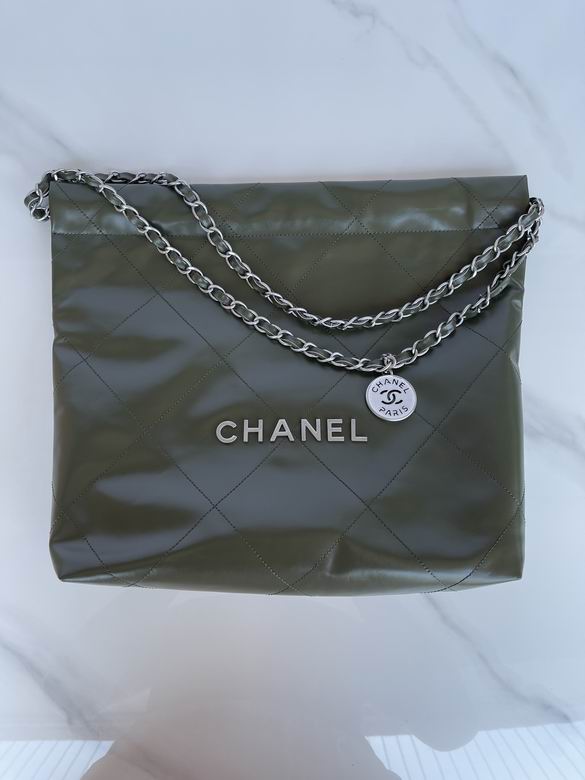 Chanel 22 · 35×37×7 cm