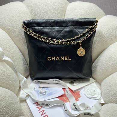 Chanel 22 · 35×37×7 cm