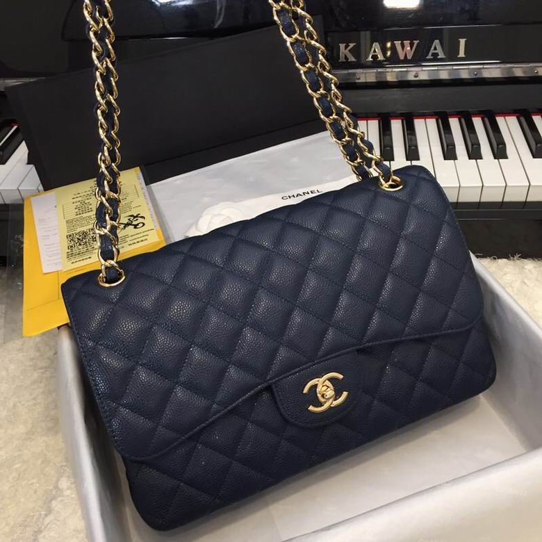 Chanel Classic Flap · 33×20×10 cm