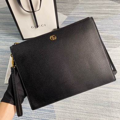Gucci GG Marmont Zip Pouch Clutch with Wrist Strap in Black Grained Leather