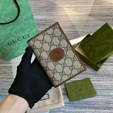 Gucci Bi-Fold Wallet with Interlocking G in Beige/Ebony GG Supreme Canvas