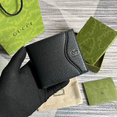 Gucci Bi-Fold Wallet with Interlocking G Detail in Black Leather