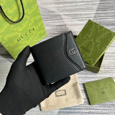 Gucci Bi-Fold Wallet with Interlocking G Emblem in Black Grained Leather