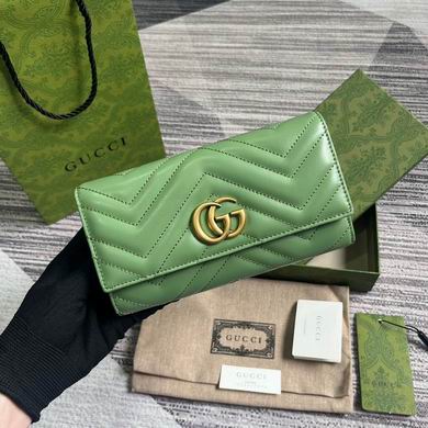 Gucci GG Marmont Continental Wallet in Green Matelassé Leather