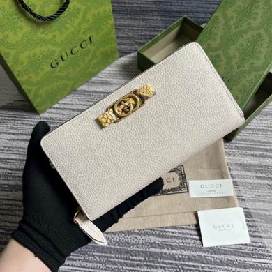 Gucci Zip-Around Wallet with Interlocking G and Gold Textured Detail in White