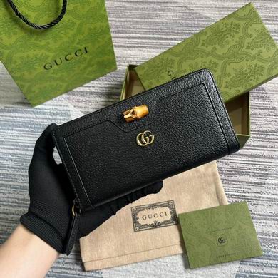 Gucci Diana Zip-Around Wallet in Black Grained Leather with Bamboo Detail