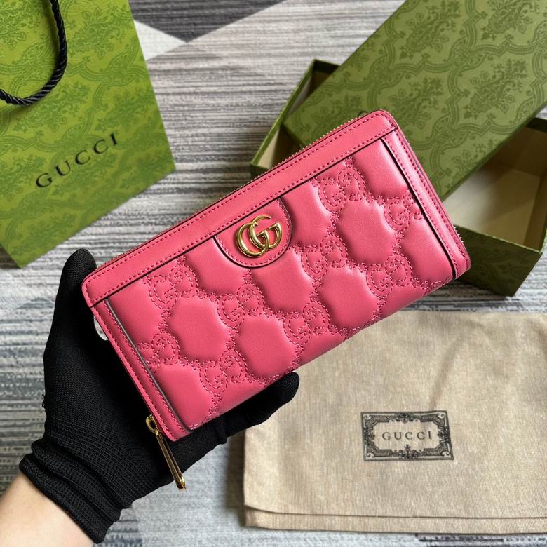 Gucci GG Matelassé Zip-Around Wallet in Pink Quilted Leather