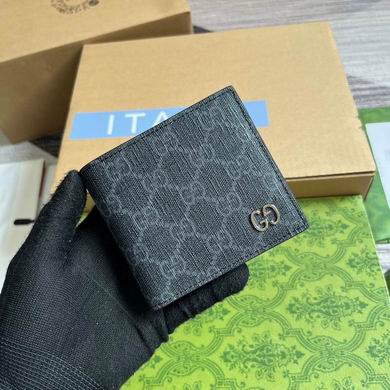 Gucci GG Supreme Bi-Fold Wallet with Interlocking G in Black and Grey