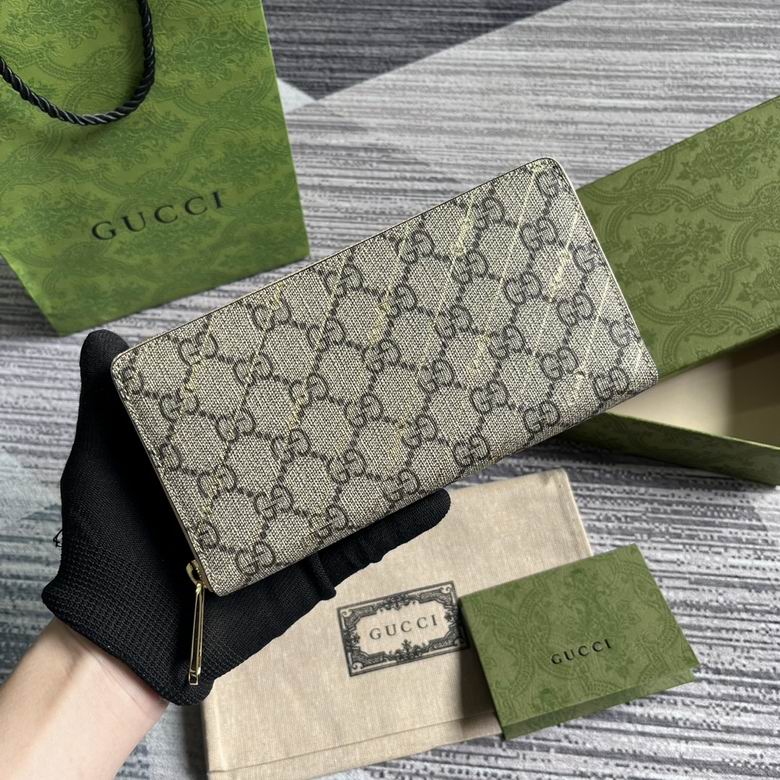 Gucci GG Supreme Zip-Around Wallet in Beige and Ebony Canvas