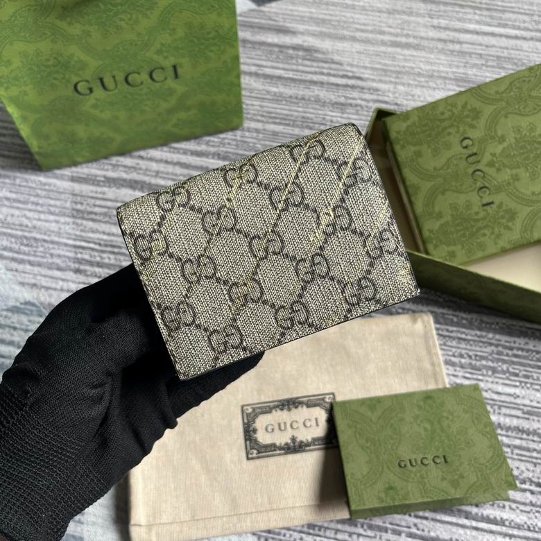 Gucci GG Supreme Canvas Bifold Card Case Wallet in Beige and Ebony