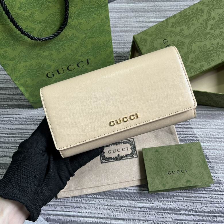 Gucci Script Continental Wallet in Cream Leather with Gold Logo Lettering