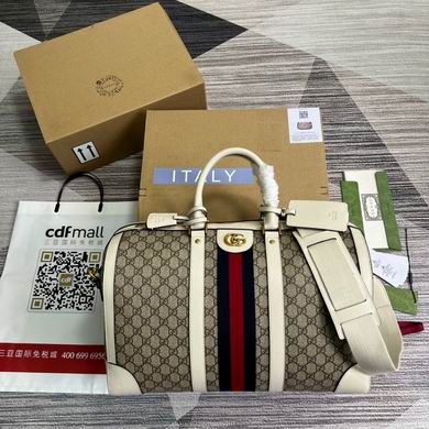 Gucci Savoy Large Duffle Bag in Beige and Ebony GG Supreme Canvas