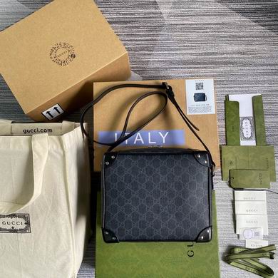 Gucci Boxy Crossbody Shoulder Bag in Black GG Supreme Canvas