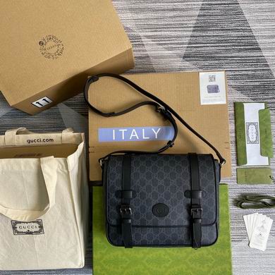 Gucci Messenger Bag with Interlocking G in Black GG Supreme Canvas