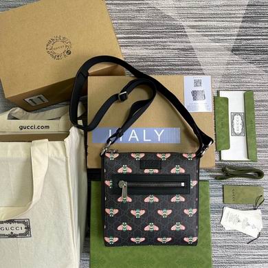 Gucci Bestiary Bees Print Small Messenger Bag in Black GG Supreme Canvas