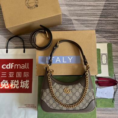 Gucci Aphrodite Small Shoulder Bag in Beige and Ebony GG Supreme Canvas
