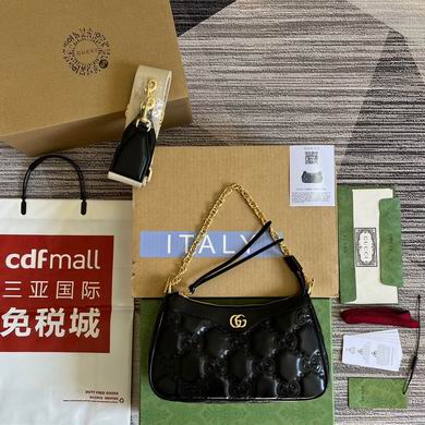 Gucci GG Matelassé Shoulder Bag with Chain Strap in Black Leather