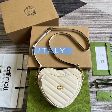 Gucci Interlocking G Heart Shoulder Bag in White Quilted Leather