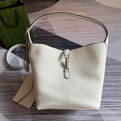 Gucci Jackie 1961 Medium Bucket Bag in White Grained Leather