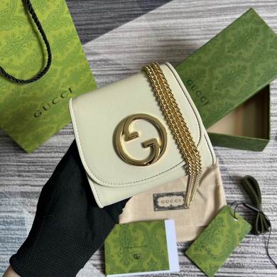 Gucci Blondie Chain Wallet in White Leather with Interlocking G