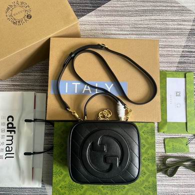 Gucci Blondie Top-Handle Camera Bag in Black Quilted Leather with Interlocking G