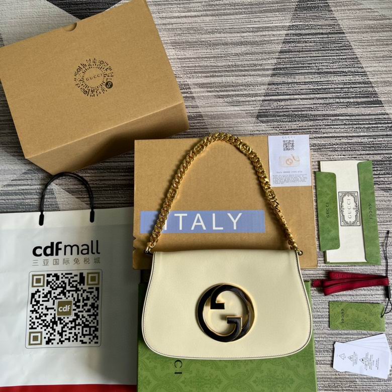 Gucci Blondie Shoulder Bag with Interlocking G and Gold Chain in Cream Leather