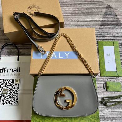 Gucci Blondie Shoulder Bag with Interlocking G in Gray Leather