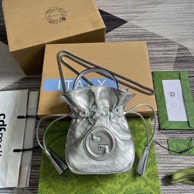 Gucci Blondie Mini Bucket Bag in Silver Metallic Quilted Leather