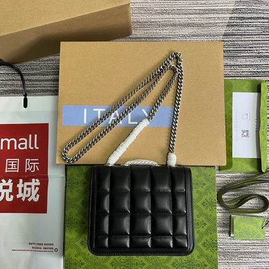 Gucci Deco Mini Chain Shoulder Bag in Black Quilted Leather