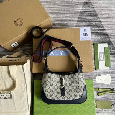Gucci Jackie 1961 Small Shoulder Bag in GG Supreme Canvas with Navy Trim