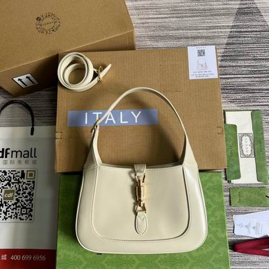 Gucci Jackie 1961 Small Shoulder Bag in White Leather with Gold Hardware