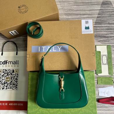 Gucci Jackie 1961 Small Shoulder Bag in Green Leather with Piston Closure