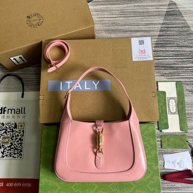 Gucci Jackie 1961 Small Shoulder Bag in Pink Leather with Piston Closure