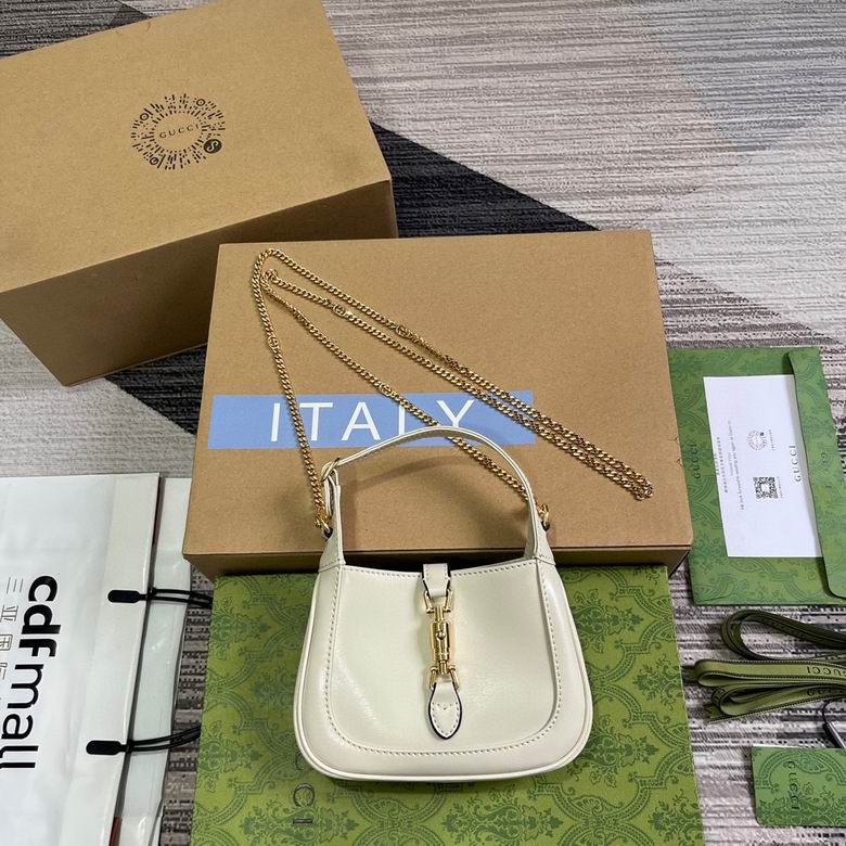 Gucci Jackie 1961 Mini Shoulder Bag in White Leather with Gold Chain