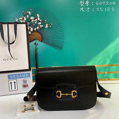 Gucci Horsebit 1955 Shoulder Bag in Black Leather with Gold Hardware