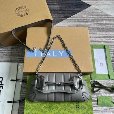 Gucci Horsebit Chain Small Shoulder Bag in Grey Quilted Leather