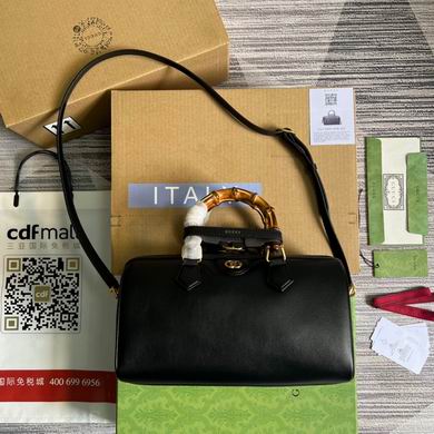 Gucci Diana Medium Bamboo Top-Handle Bag in Black Leather