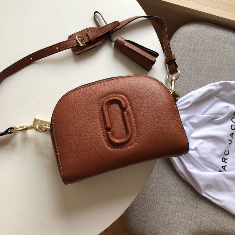 Marc Jacobs Shutter Crossbody Camera Bag in Tan Pebbled Leather